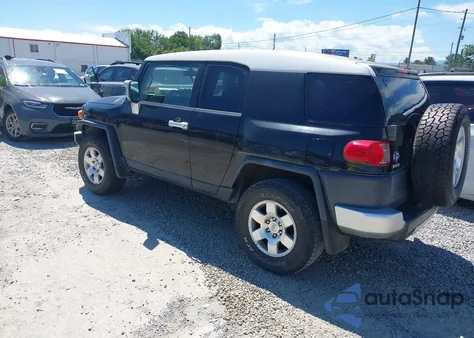 2007 Toyota Fj Cruiser z USA, uszkodzony, nr VIN JTEZU11F570010811